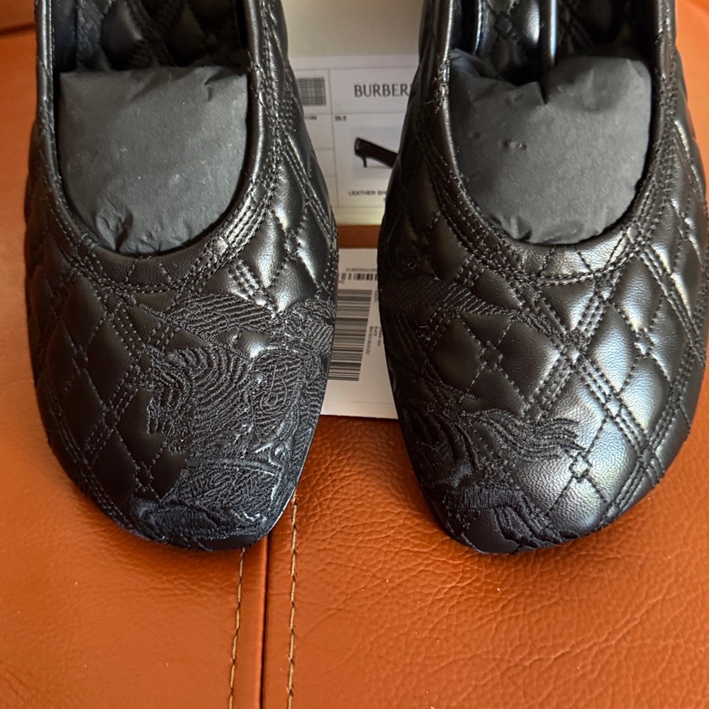 Burberry Black Leather Baby Pump Shoes - Picture 13 of 17